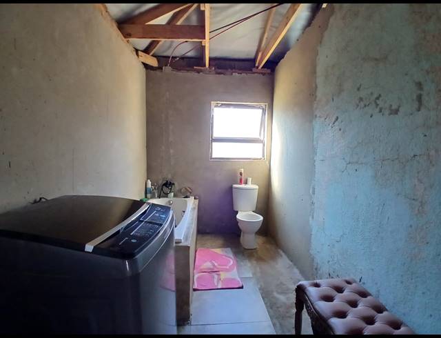 3 BEDROOM HOUSE FOR SALE IN LAKESIDE